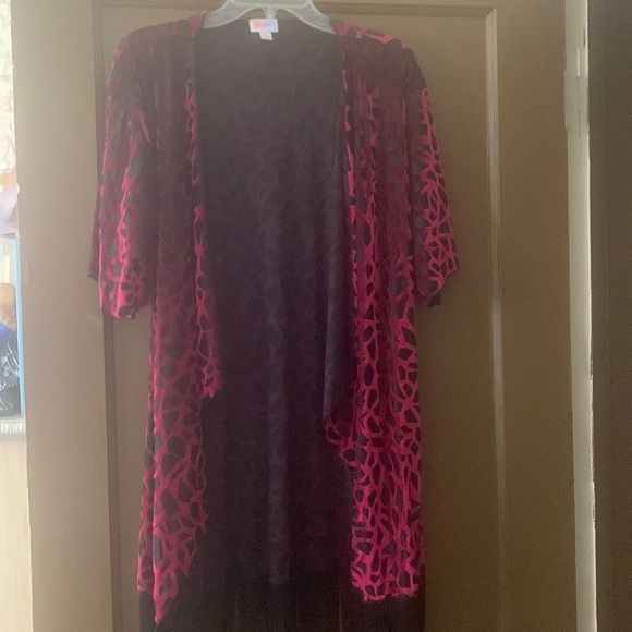 LulaRoe Burgundy velvet and black open tunic - Picture 1 of 5